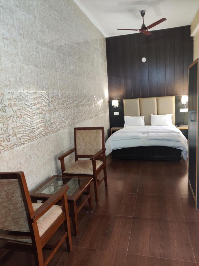 Kunwar Residency Hotel Rishikesh Bagian luar foto