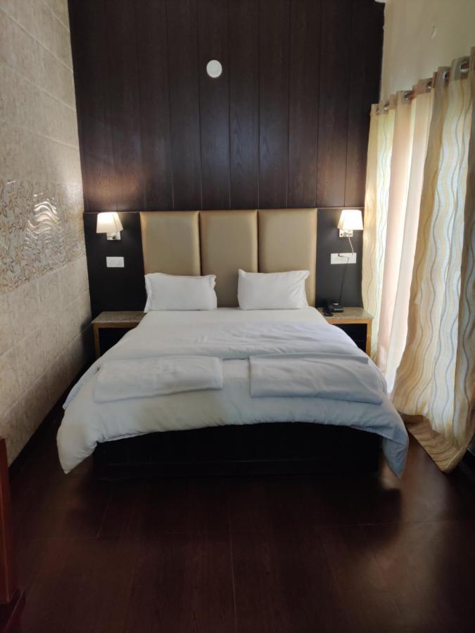Kunwar Residency Hotel Rishikesh Bagian luar foto